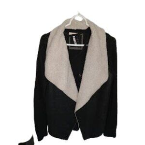 medium Cavalini Black and Cream Open Front Cardigan With Sherpa Shawl Collar.